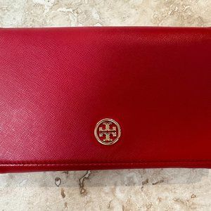 Red chain crossbody bag